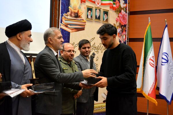 تجلیل از افتخارآفرینان کنکور