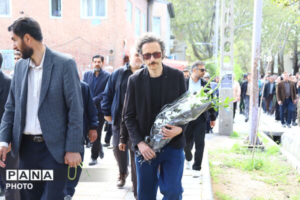 مراسم تشییع پیکر معلم و شاعر نامدار «باریشماز»