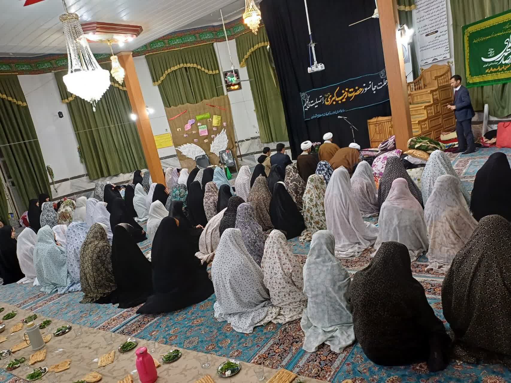 حضور ۷۲ دانش‌آموز دختر معتکف به نیت ۷۲ شهید کربلا در مسجد باب الحوائج شیروان