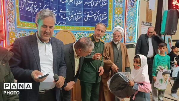 تجمع فرهنگیان و دانش‌آموزان ملکان در یادبود شهدای جنگ‌ تحمیلی سوم 