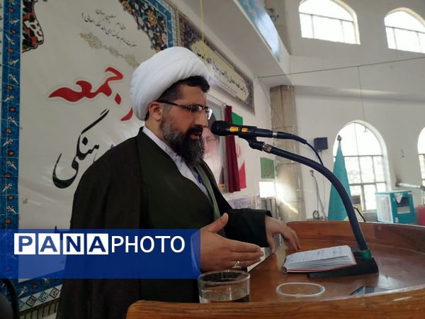 گرامیداشت سالروز ورود امام خمینی به میهن در نماز جمعه گلوگاه 
