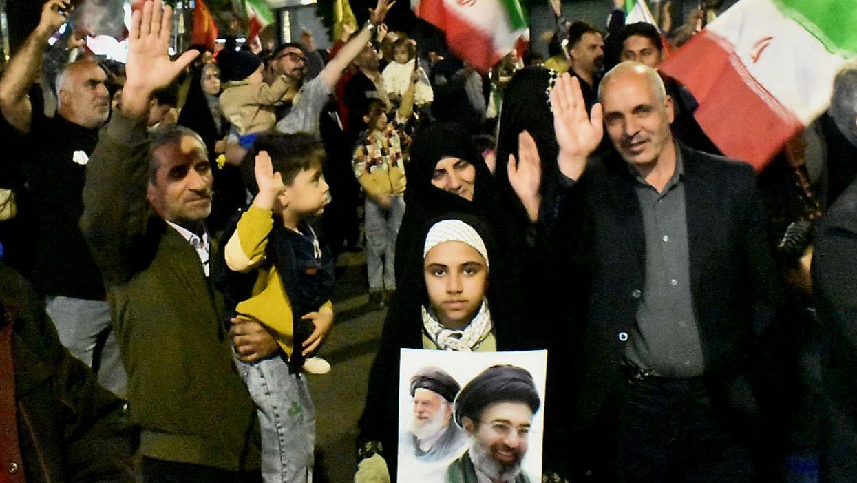 تا پای جان پای ایران می‌مانیم