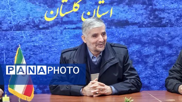 نشست صمیمی رحمت الله رضایی با اعضای سازمان دانش‌آموزی استان گلستان