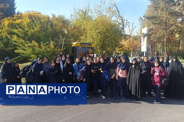 حضور دانش‌آموزان دبیرستان قلم چی ناحیه دو شهرری در نمایشگاه نانو فناوری
