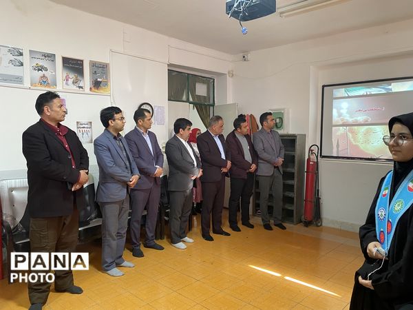 گشایش نمایشگاه مدرسه انقلاب در هنرستان عالمه باخرز