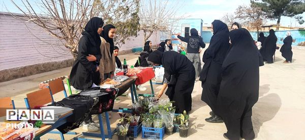 بازارچه دانش آموزی در دبیرستان حاج مهدی روحانی خلیل آباد