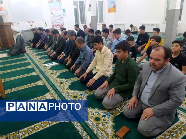 برگزاری کلاس سیری در نهج البلاغه در دبیرستان نمونه دانش کاشمر