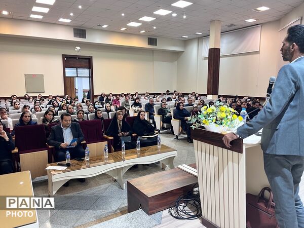 مجمع عمومی انجمن اولیا و مربیان در دبستان آرمینه مصلی‌نژاد