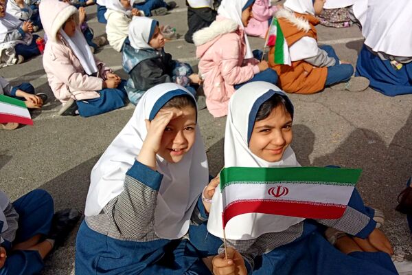 طنین زنگ انقلاب در مدارس شهرستان شهریار 