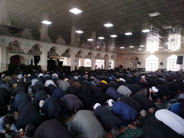 نماز جمعه شهرستان کاشمر با حضور پر رنگ مردم ترشیز کهن برگزار شد 