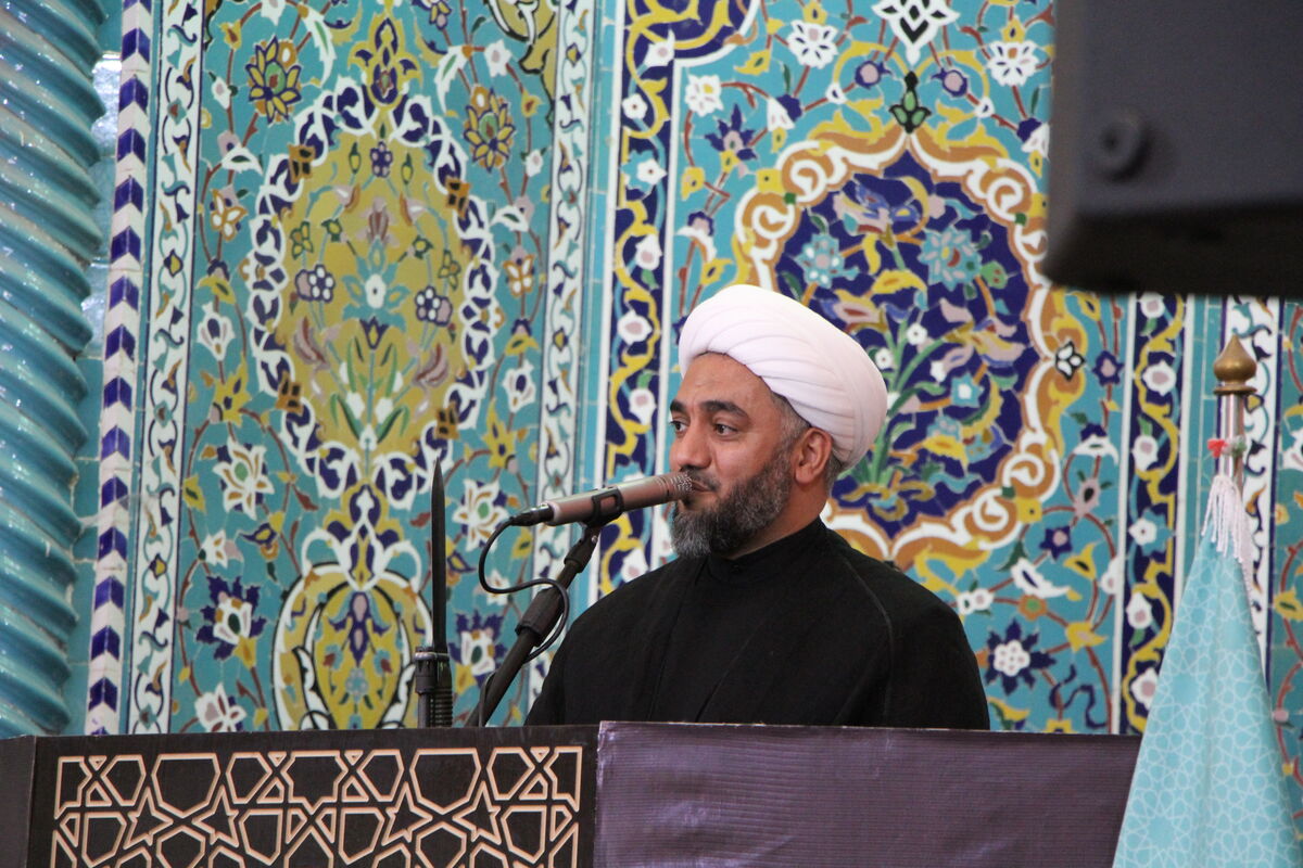 تأکید امام جمعه بم بر نگاه مسئولانه به گردشگری، نخبگان و کارگران ارگ جدید