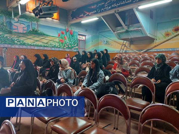 دوره آموزش خبرنگاری ویژه دانش‌آموزان ناحیه۲ مشهد