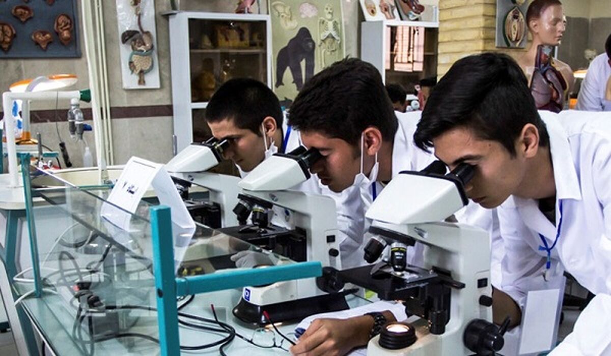 المپیادهای علمی سکوی پرتابی برای موفقیت تحصیلی و شخصی دانش‌آموزان است