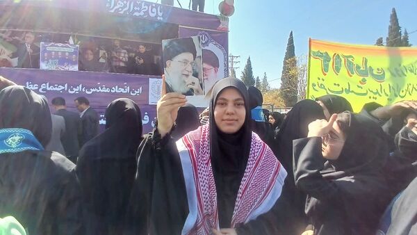 ۱۳ آبان؛ روز تجلیل از آگاهی، فداکاری و نقش‌آفرینی نسل جوان ایران