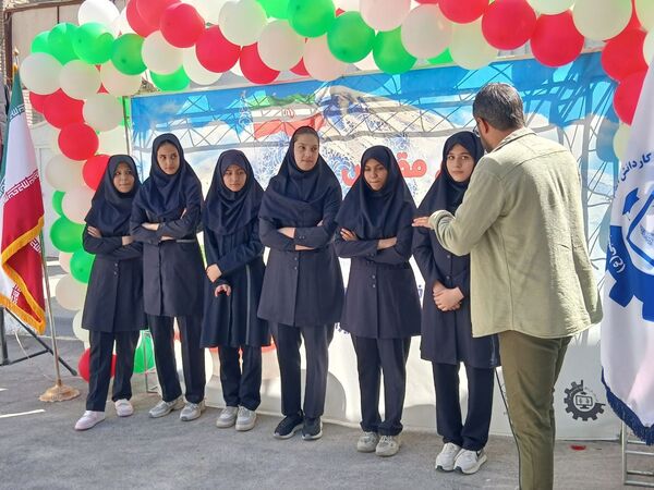  آیین تجدید میثاق دانش‌آموزان هنرستان امام حسن مجتبی (ع) با شهدای غواص دریادل