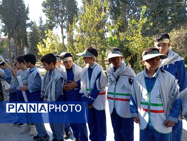 نواخته شدن زنگ استکبارستیزی در گالیکش