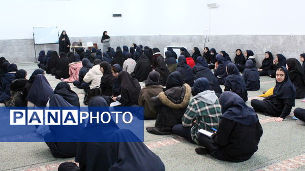 برگزاری جلسه توجیهی و آموزشی آمادگی دفاعی در دبیرستان دخترانه معلم