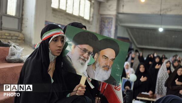 اقامه نماز جمعه و راهپیمایی باشکوه در فارسان 