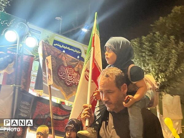حضور باشکوه  مردم کرج در صد و هفتمین شب از تجمعات مردمی