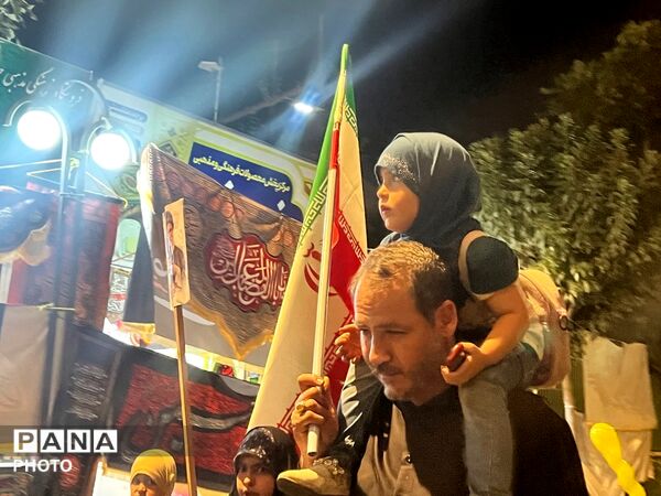 حضور باشکوه  مردم کرج در صد و هفتمین شب از تجمعات مردمی