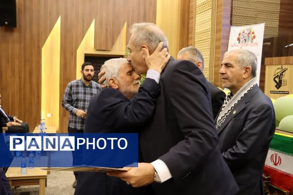 یادواره‌ای به وسعت دلتنگی شهدا در محمدشهر