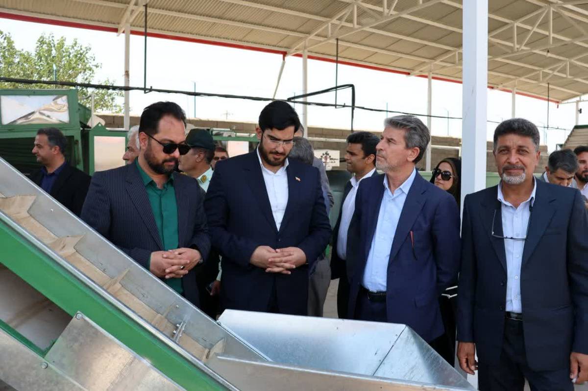 بازدید نماینده مجلس شورای اسلامی و فرماندار شهرستان جاجرم از کارخانه فرآوری پسته 