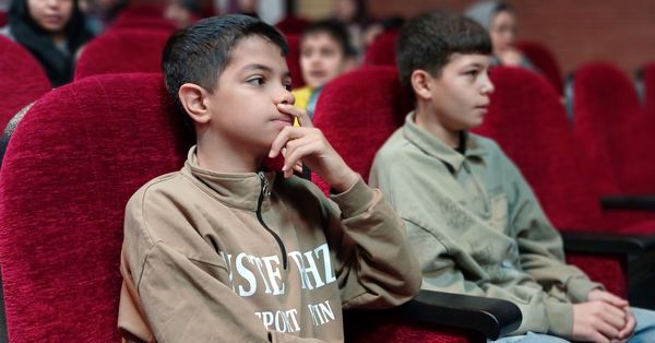 تقدیر از دانش‌آموزان فعال محمدشهری در زمینه‌های فرهنگی و هنری