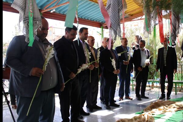 برگزاری جشن شکوفه‌ها در مدرسه عصمت شهرستان رباط کریم 