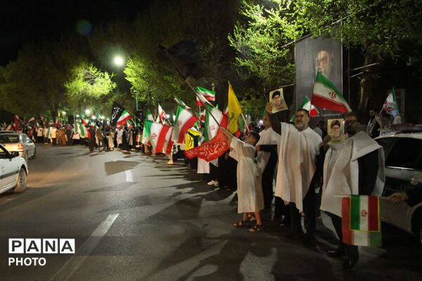 اجتماع کفن پوشان یزد در حمایت از نظام جمهوری اسلامی ایران