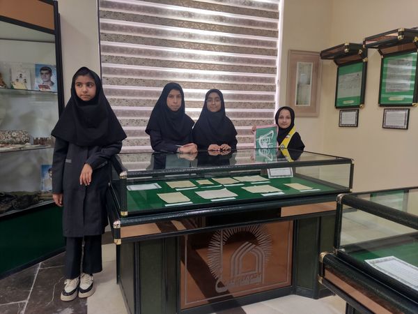 هفته کتاب خوانی در آرامگاه شهید مدرس