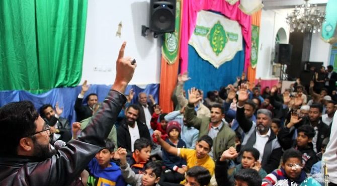  رودان در شب ولادت امیرالمؤمنین(ع) غرق در نور و شادی شد