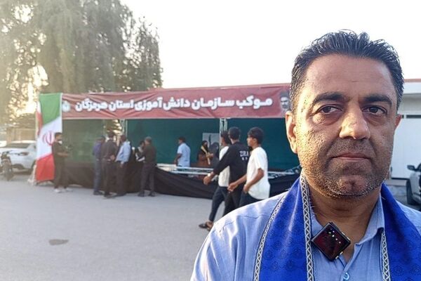 موکب دانش‌آموزی در گلزار شهدای میناب برپا شد