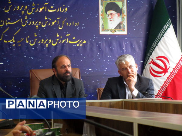 دیدار رئیس آموزش و پرورش ناحیه یک کرج با اعضای شورای دانش‌آموزی مدارس