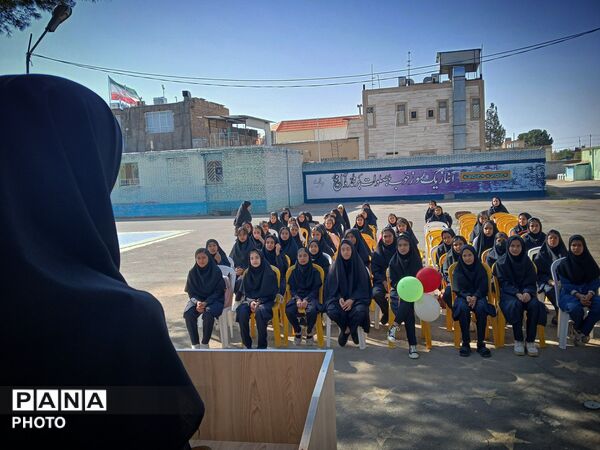جشن جوانه ها در دبیرستان نمونه اندیشه 