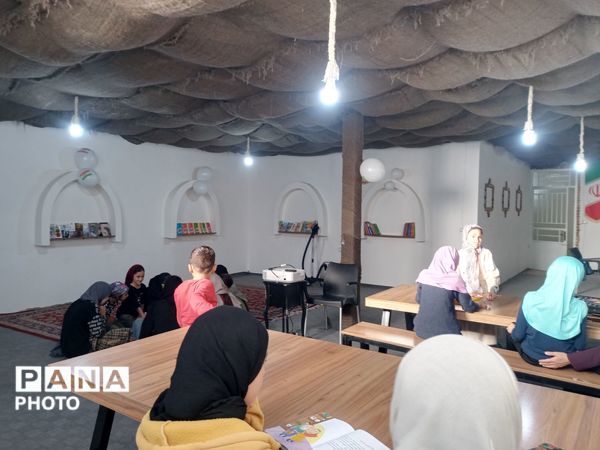  حضور دانش آموزان وکودکان در مجموعه فرهنگی آدینه شهر بار
