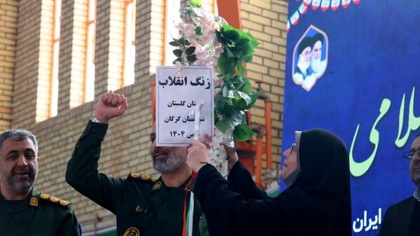 زنگ انقلاب نواخته شد