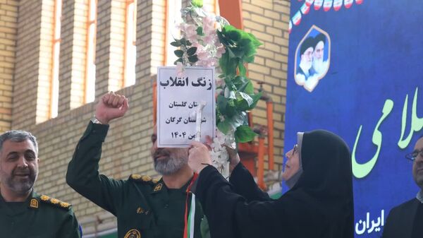 زنگ انقلاب نواخته شد