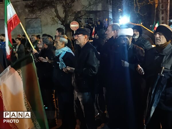 سرما در برابر آتش عشق دلها به رهبر چیزی نبود