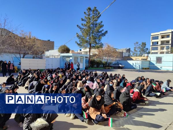 ویژه برنامه زنگ انقلاب در دبیرستان فاطمیه