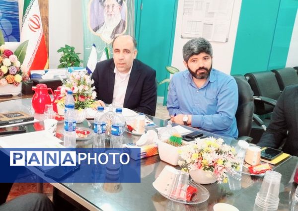 جلسه استانی دومین دوره مسابقه ملی دانش‌آموزان حافظ خوان ایران در بوشهر