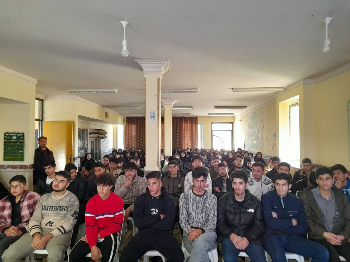 کارگاه مشاوره تحصیلی ـ انگیزشی ویژه دانش‌آموزان مقطع متوسطه دوم شهرستان سیروان