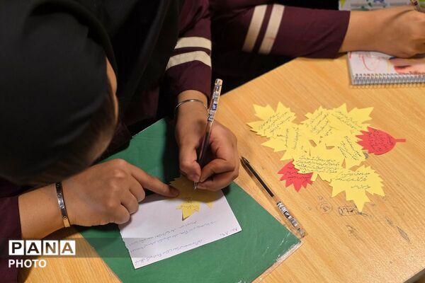 هفته سلامت روان در هنرستان کبری زرگران ملارد 