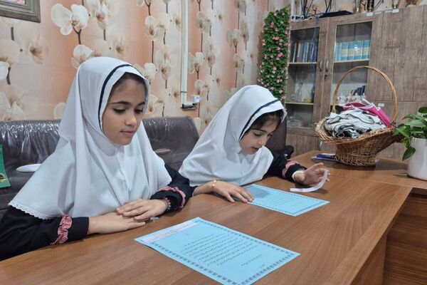 اولین جلسه شورای دانش‌آموزی با همراهی مدیر مدرسه هدی۱ 