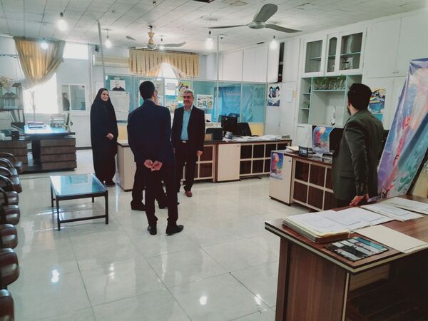 بازدید سرزده نوروزی مدیرکل آموزش و پرورش استان بوشهر از دوایر مختلف اداره‌کل
