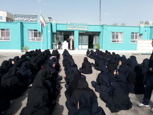 برگزاری گفتمان مهدوی در دبیرستان فاطمیه