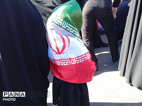 تشییع و تدفین قائد شهید امت در شهر مشهد مقدس