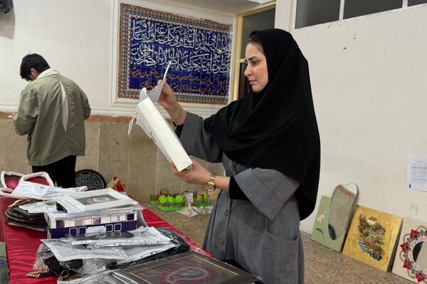 مسابقات فرهنگی و هنری  در دبیرستان شهید تاجیک بهارستان دو