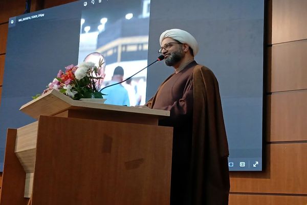 آبین بدرقه ۵۲ دانش‌آموز عمره‌گذار 