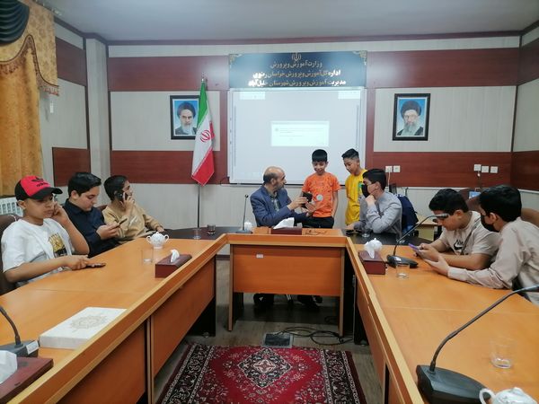 کارگاه هم‌اندیشی خبرنگاران پسر در شهرستان خلیل آباد
