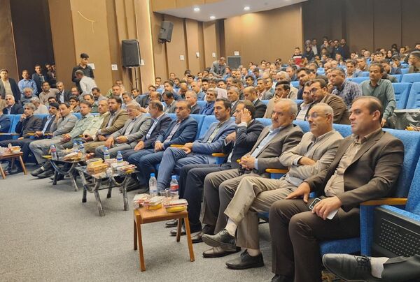 جشنی به پاس قدردانی از معلمان در لردگان